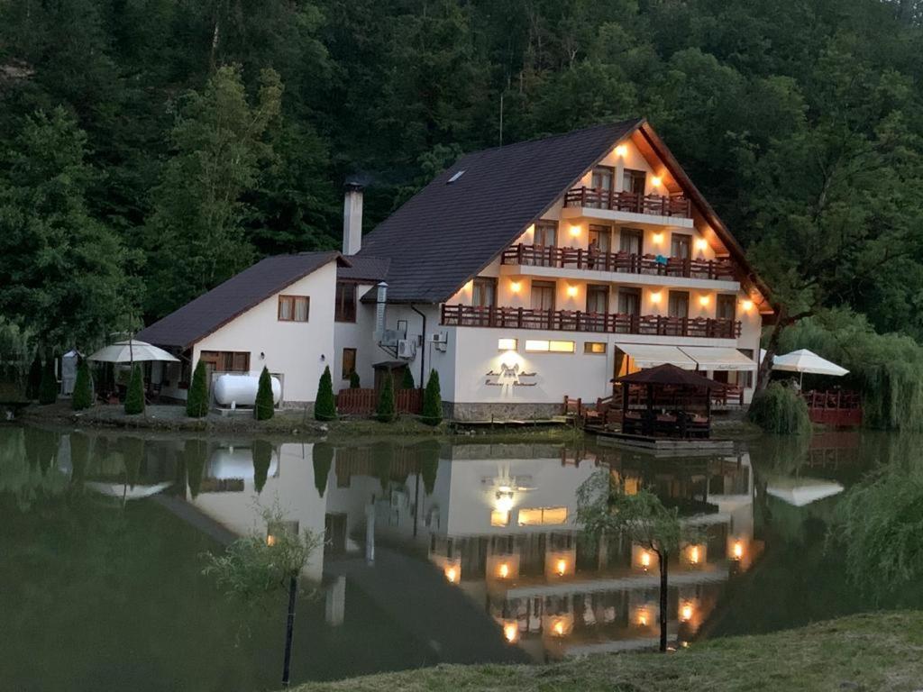 Guest house Lacul Linistit Moneasa Extérieur photo